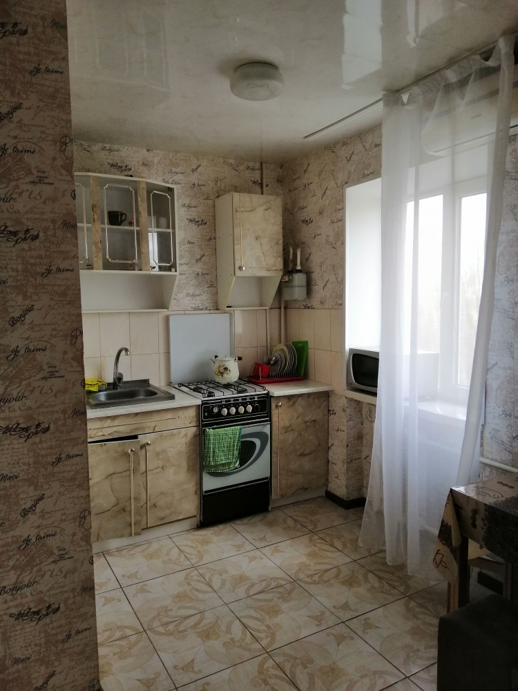 2 ком. квартира посуточно в центре Бердянска #5