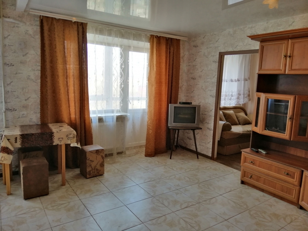 2 ком. квартира посуточно в центре Бердянска #8