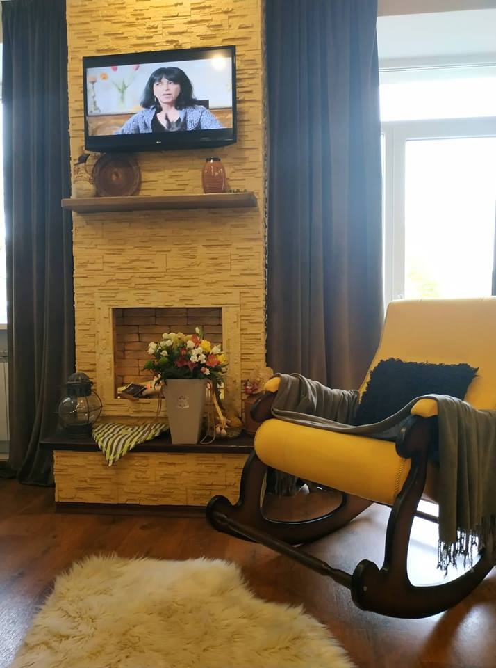 2х-комнатная студия с креслом-качалкой и отдельной... #3