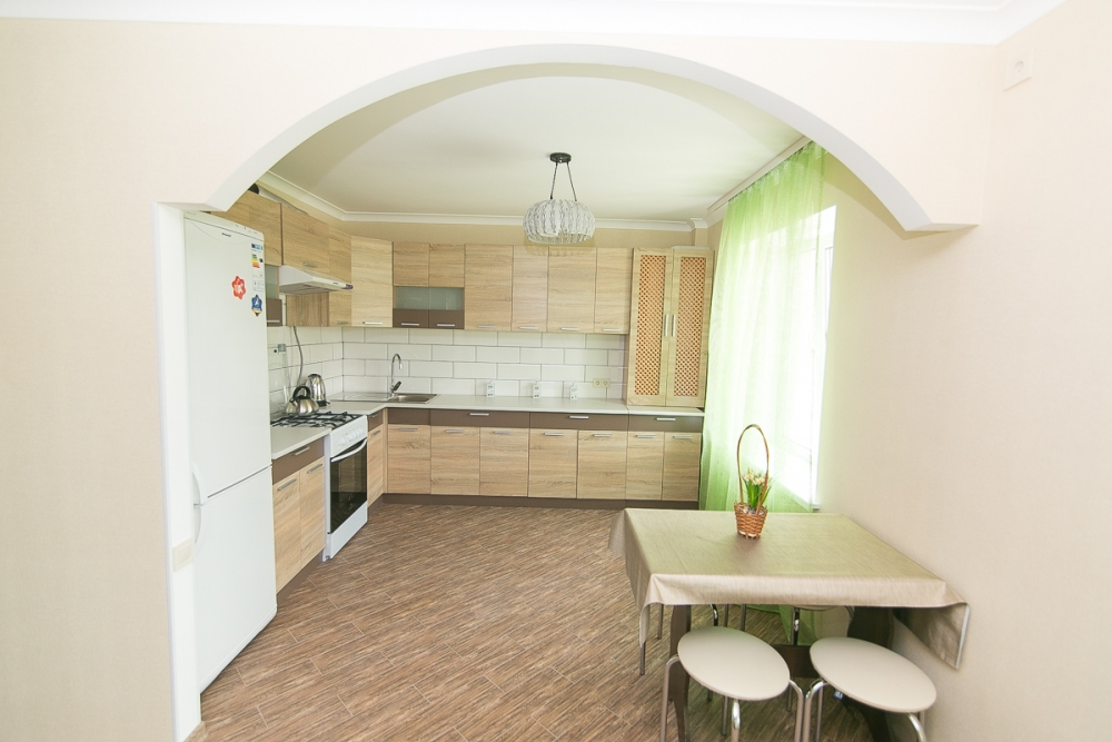 2ком ЛЮКС. ТРЦ МануфактураНовострой.WI-FI. Док 2и3... #2