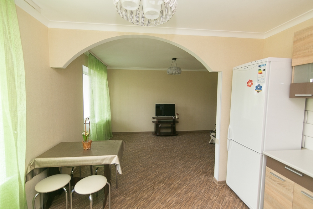 2ком ЛЮКС. ТРЦ МануфактураНовострой.WI-FI. Док 2и3... #4