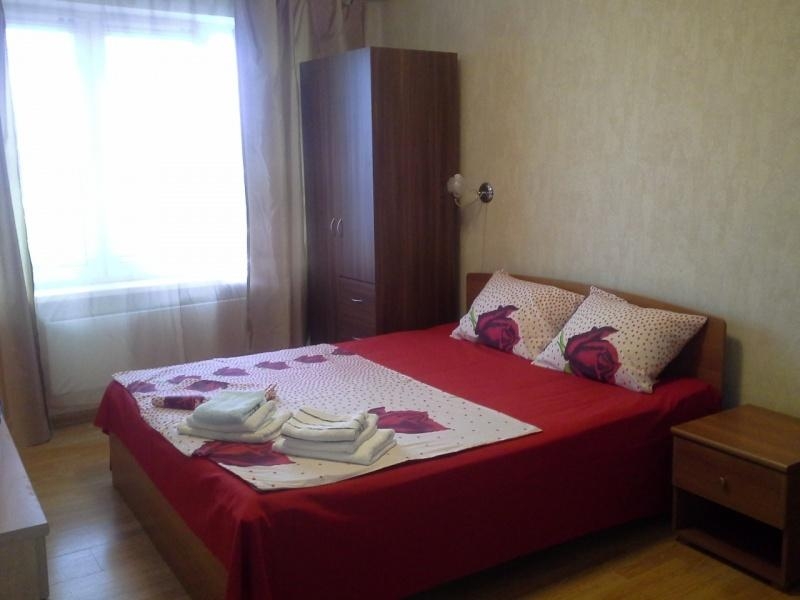 Посуточно большая квартира сразу возле метро 4 спа... #3