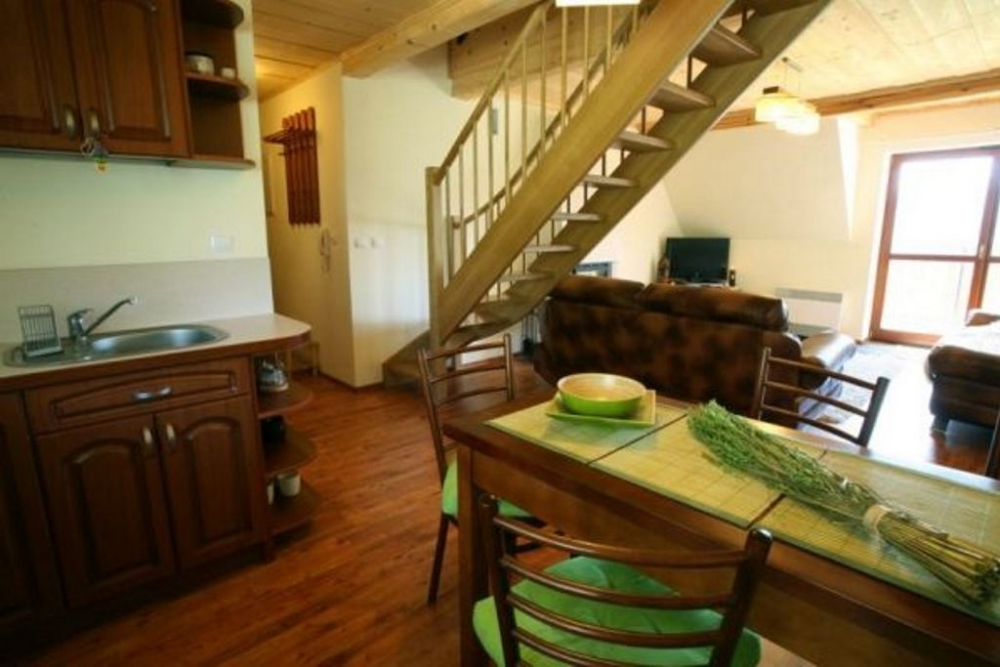 Яркий особнячек для большой культурной компании #5