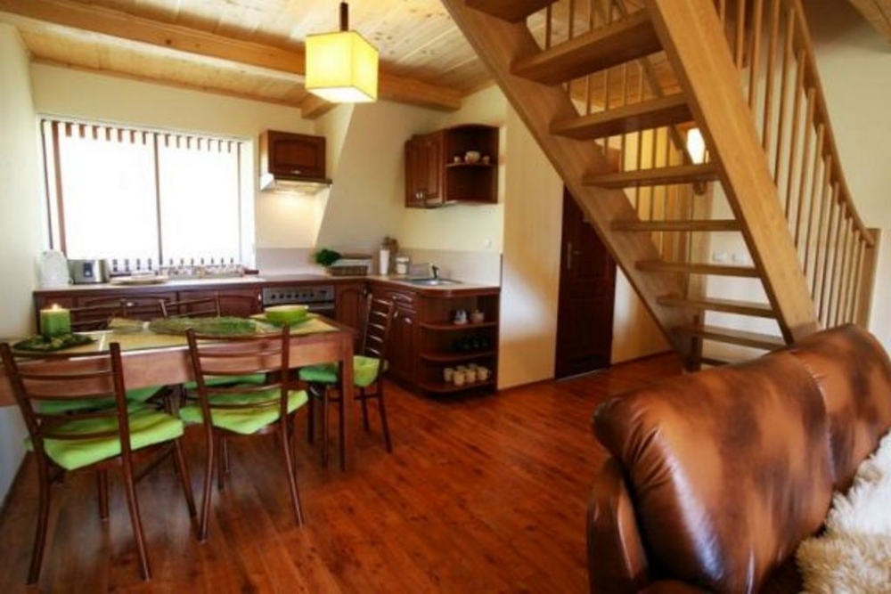 Яркий особнячек для большой культурной компании #11