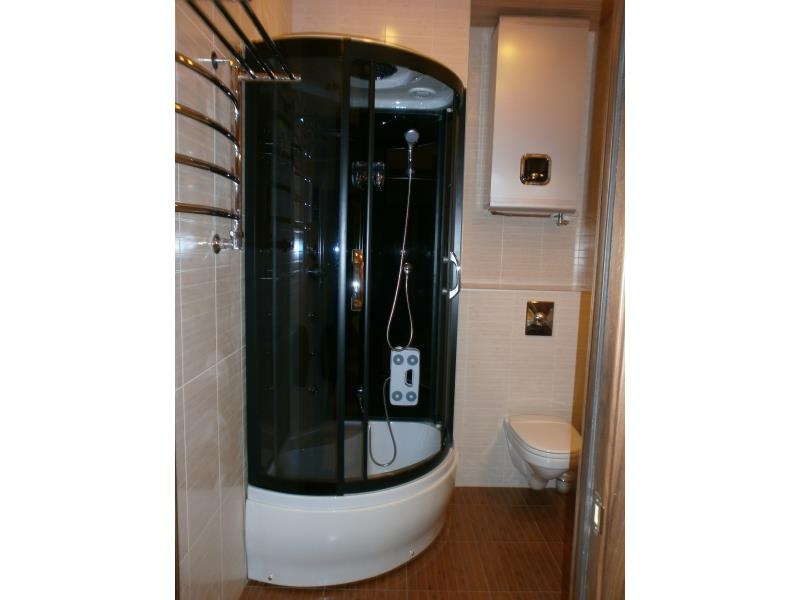 Очаровательный трехэтажный дом в спокойных пастель... #4