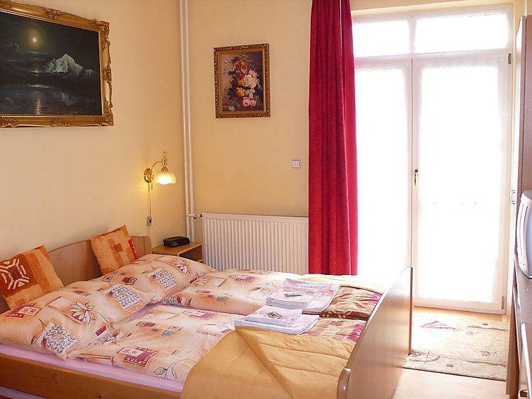 Яркий домик с беседкой и приусадебным участком во... #13