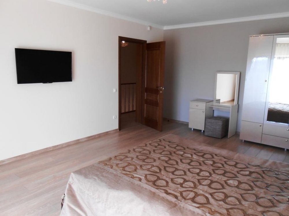 Просторный новопостроенный пятикомнатный трехэтажн... #24