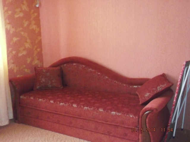 Небольшой дом с камином на террасе #3