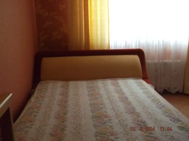 Небольшой дом с камином на террасе #4