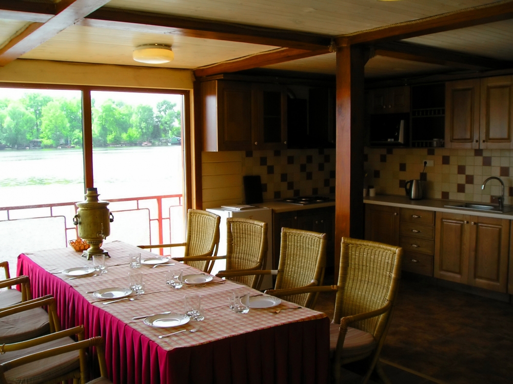 Коттедж на воде 