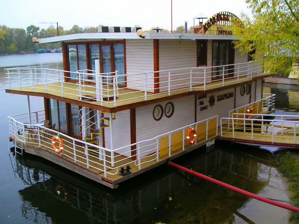 Коттедж на воде 