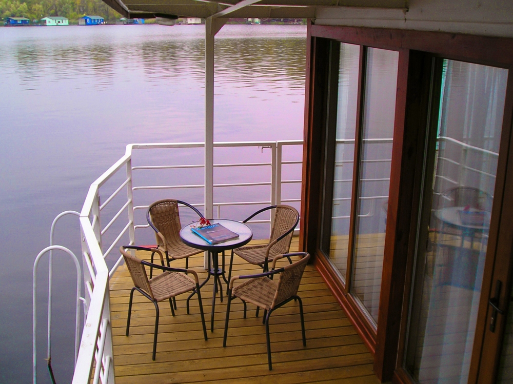 Коттедж на воде 