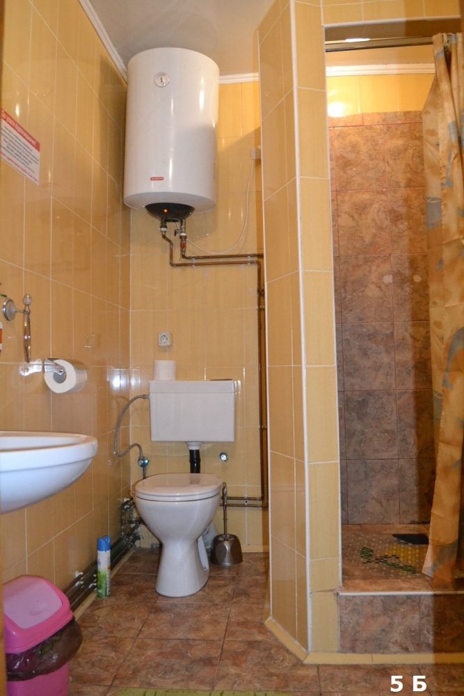 Поляниця 7 котеджів з каміномна 4-6 чоловік кожен... #8