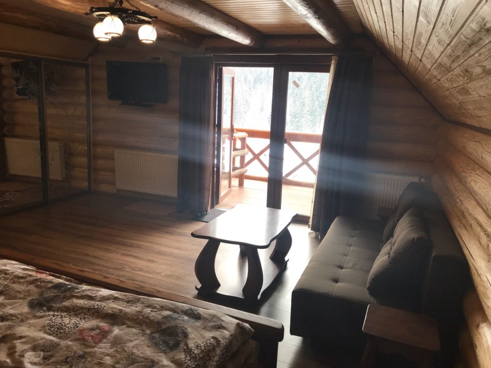 Чотиримісний номер зі зручностями, терассою та чуд... #5