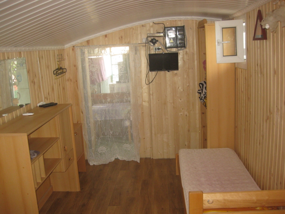 Домик в 50 метрах от моря (