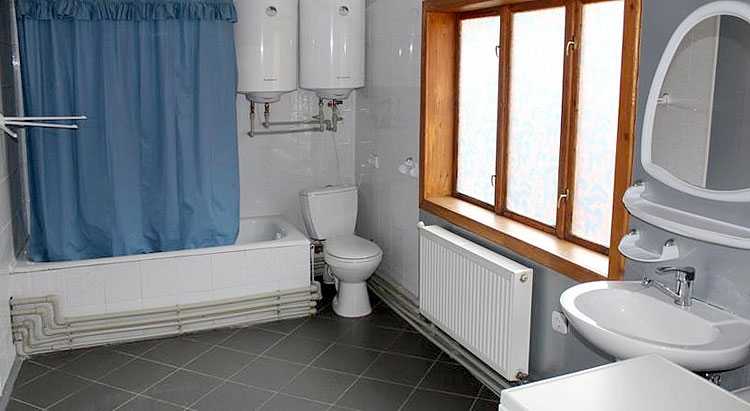 Двоповерховий дерев'яний котедж з каміном на 8-12... #2