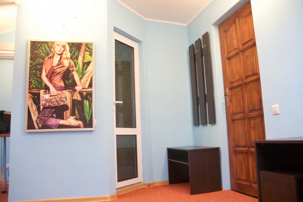 Затишний готель на 