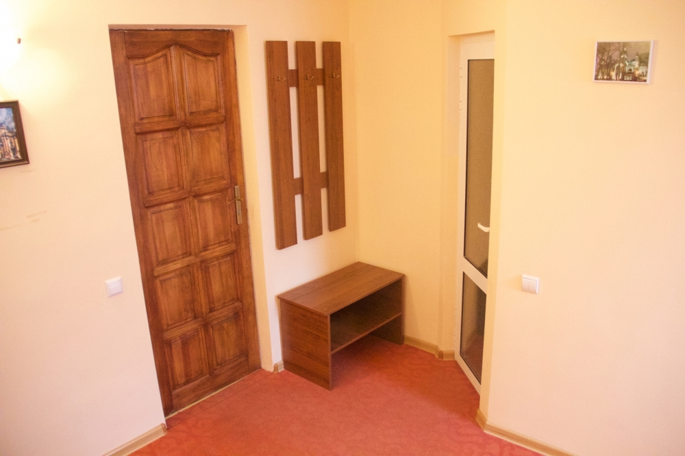 Затишний готель на 