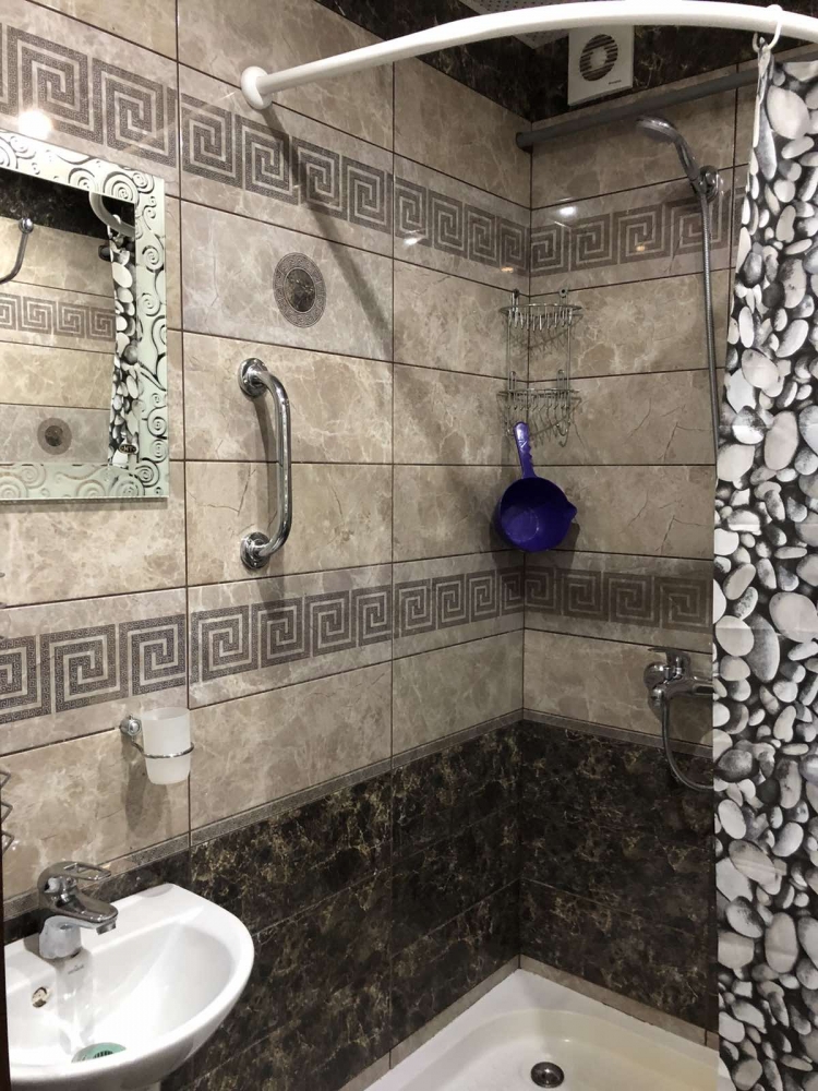 Центр города, рядом бювет #22