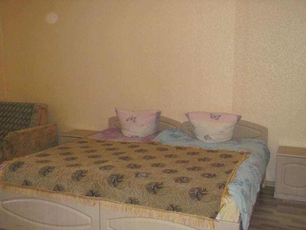 Две двухкомнатные и однокомнатная в  мини- отеле #10