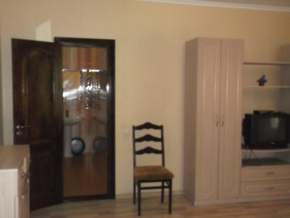 Две двухкомнатные и однокомнатная в  мини- отеле #13