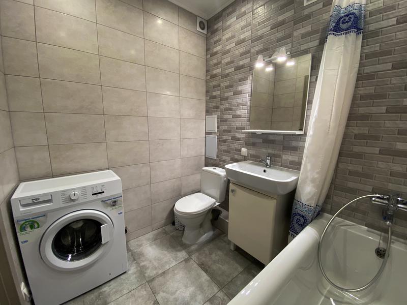 Современная, светлая, уютная квартира в центре Хер... #2