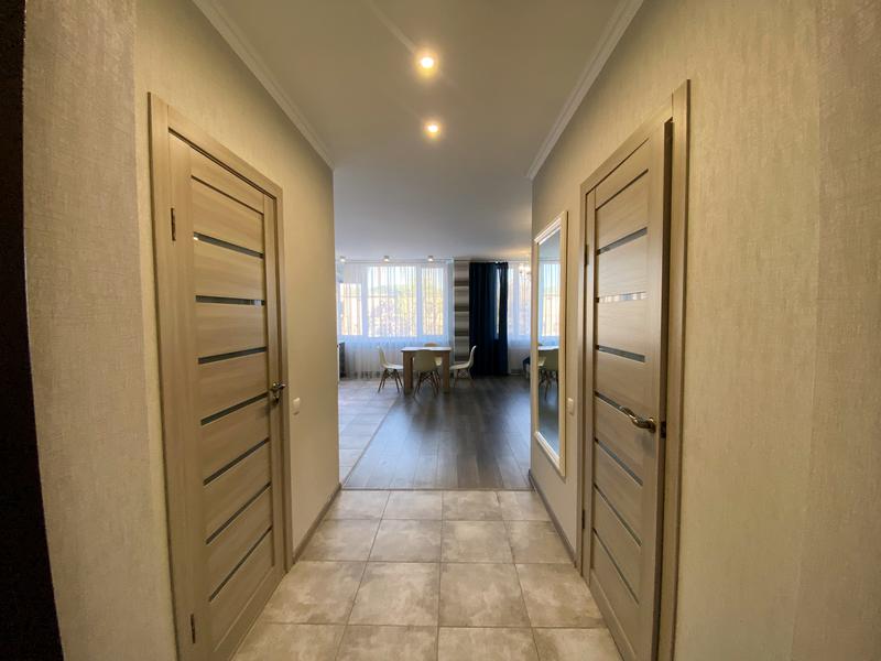 Современная, светлая, уютная квартира в центре Хер... #4