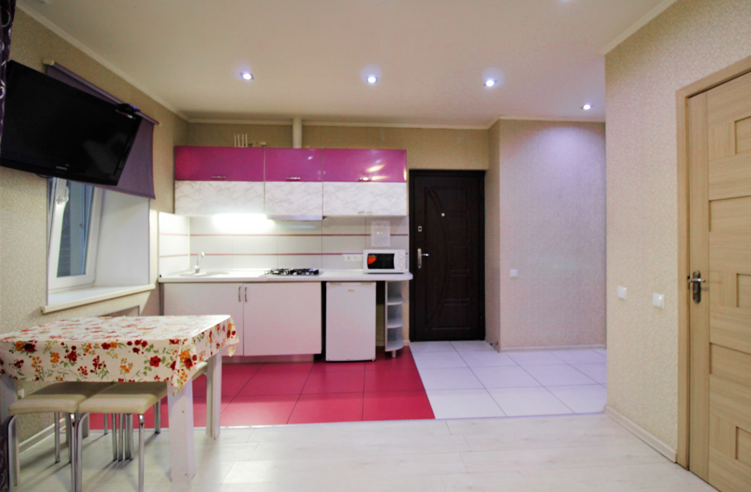 Сдаётся 2-х комнатная квартира посуточно #6