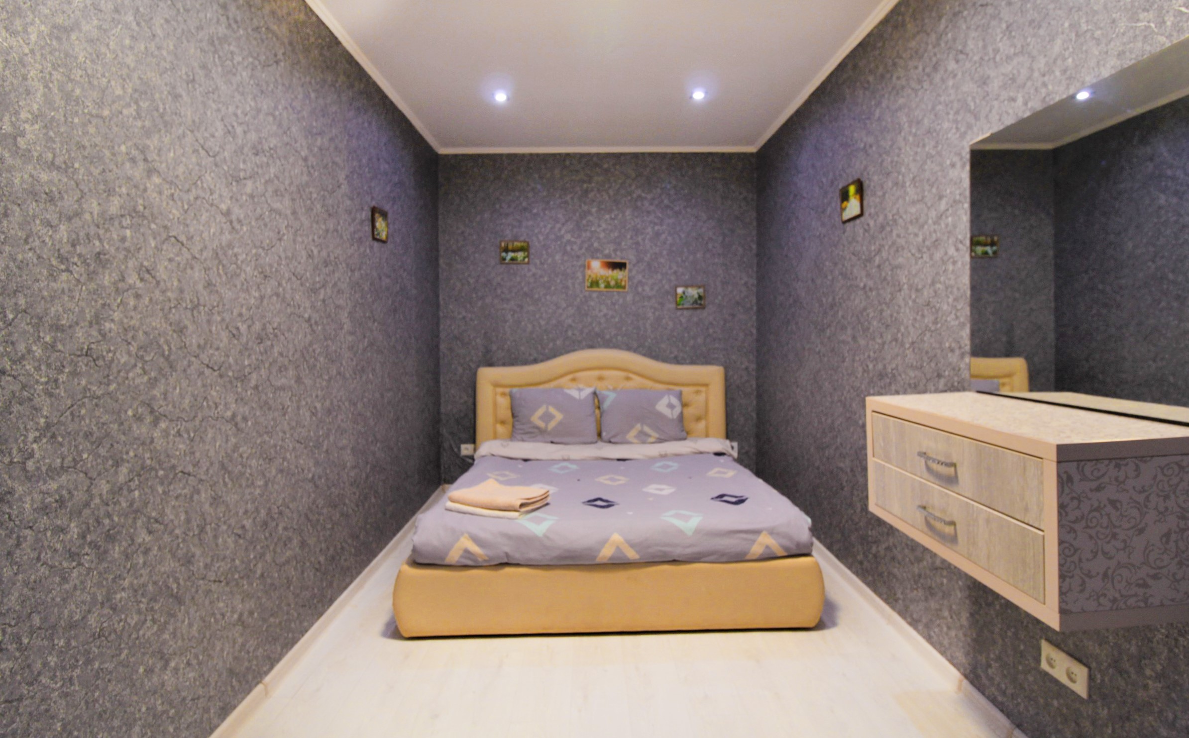 Сдаётся 2-х комнатная квартира посуточно #9