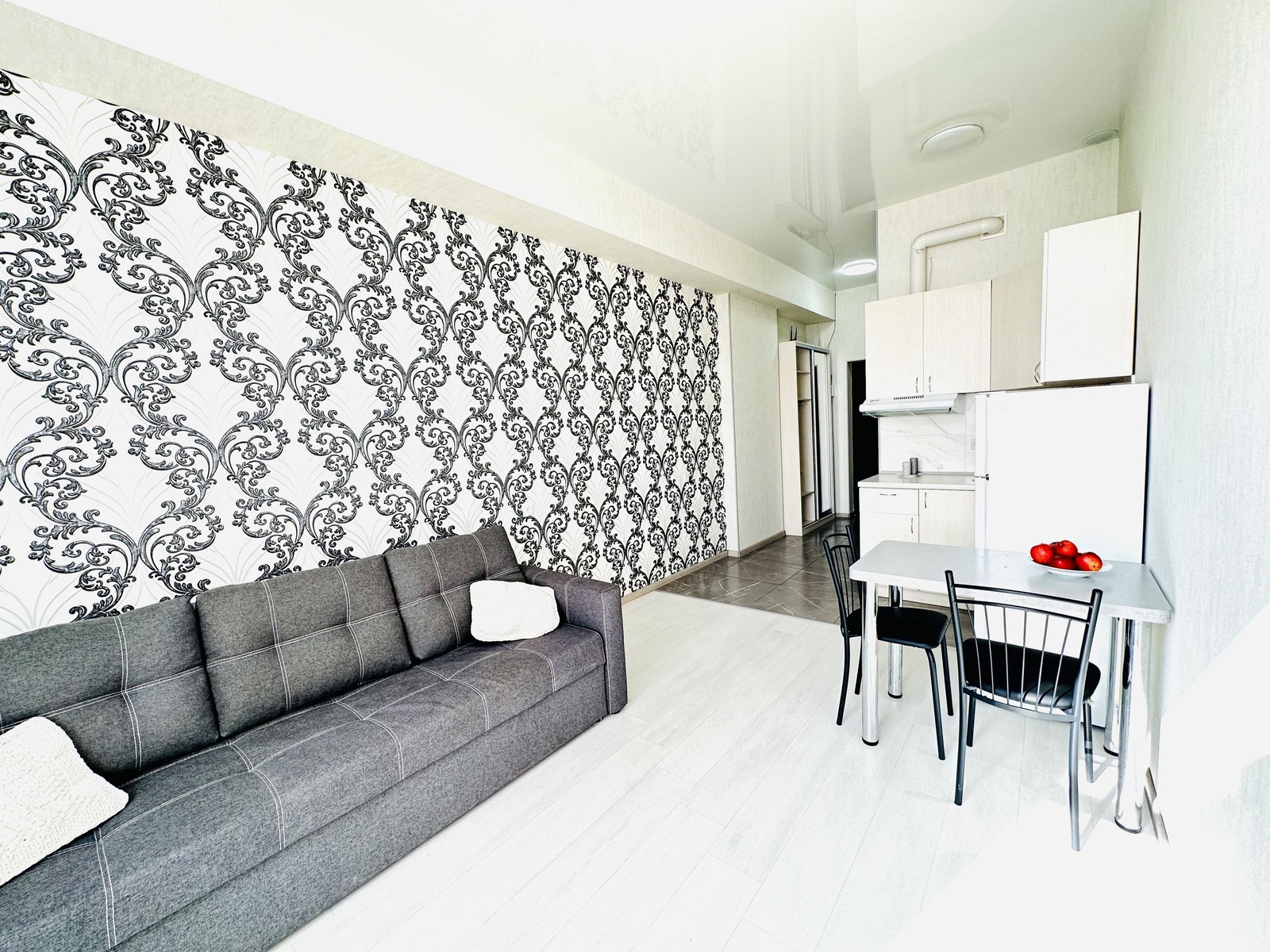 Своя 1 квартира-студия возле ТЦ Французский бульва... #4