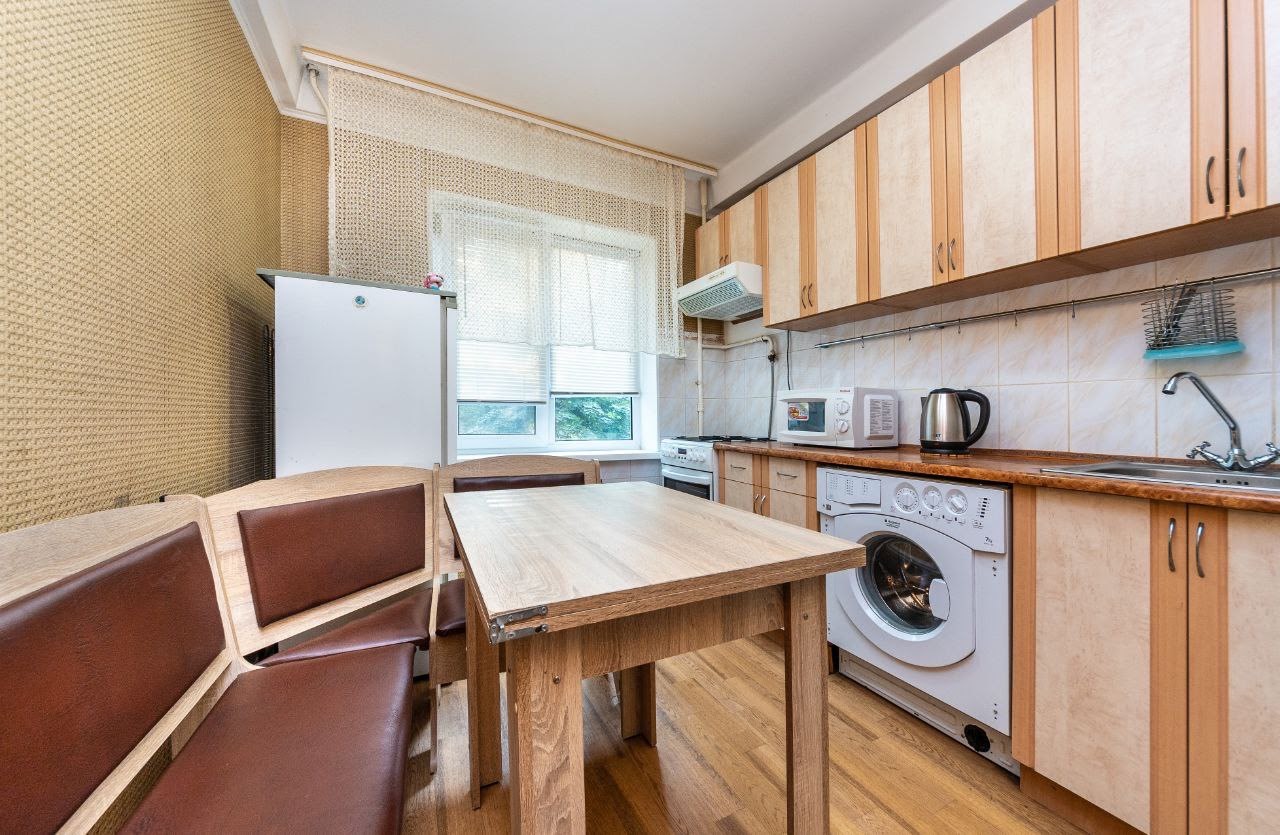 2к кв поруч Шалімова, НАУ, спорткомплекс 