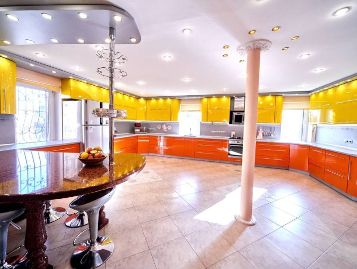 257 Триповерховий котедж подобово #2