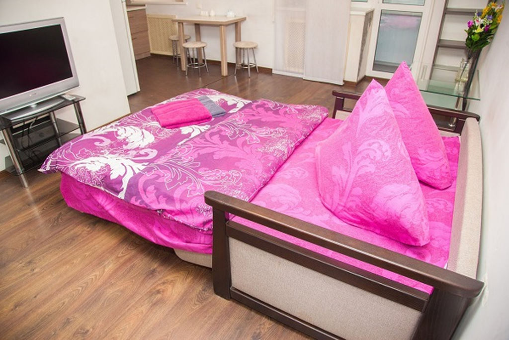 Посуточно 1-комнатный полулюкс ул.Украинская 43 #4