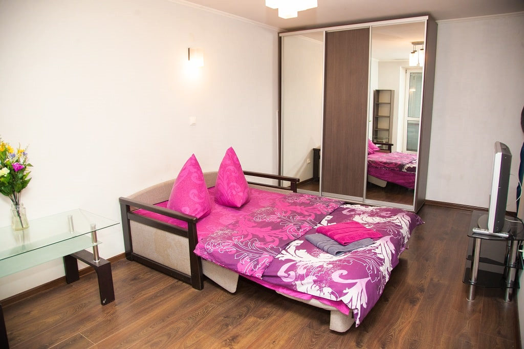 Посуточно 1-комнатный полулюкс ул.Украинская 43 #5