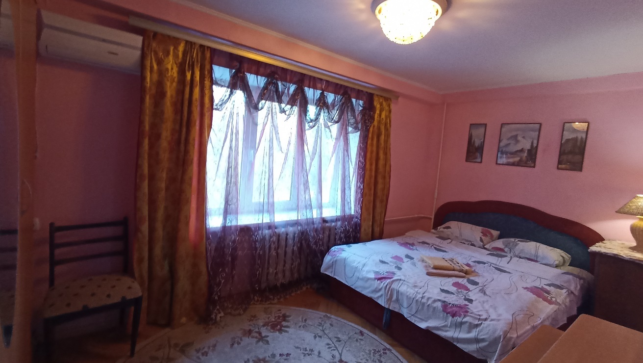 4-комнатная квартира посуточно рядом с Крещатиком #4