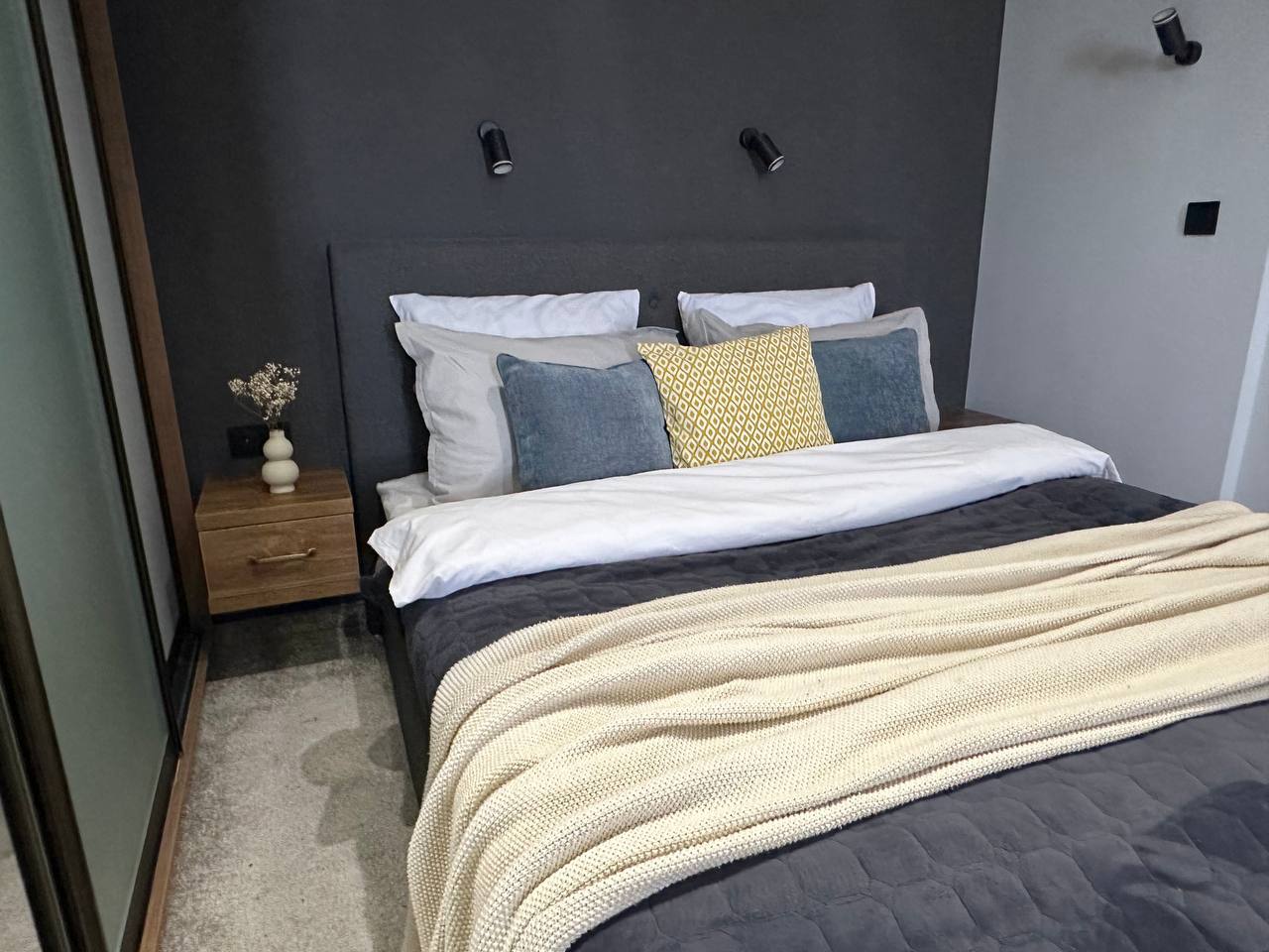 Стильная VIP-студия на Гагарина 3 с отличным видом... #4