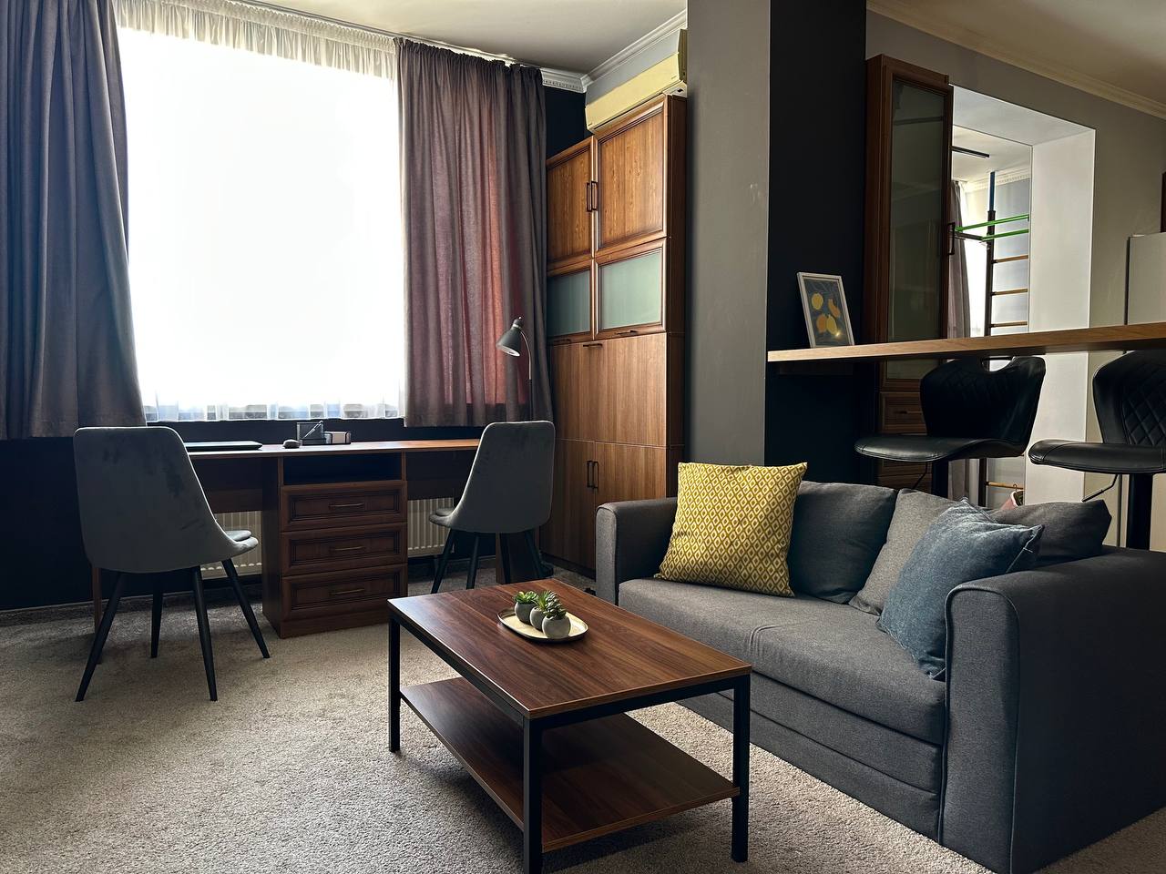 Стильная VIP-студия на Гагарина 3 с отличным видом... #7