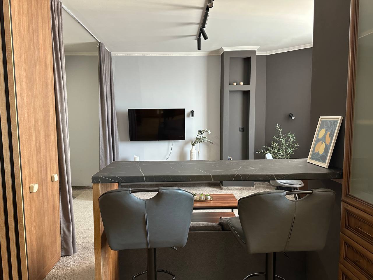 Стильная VIP-студия на Гагарина 3 с отличным видом... #9