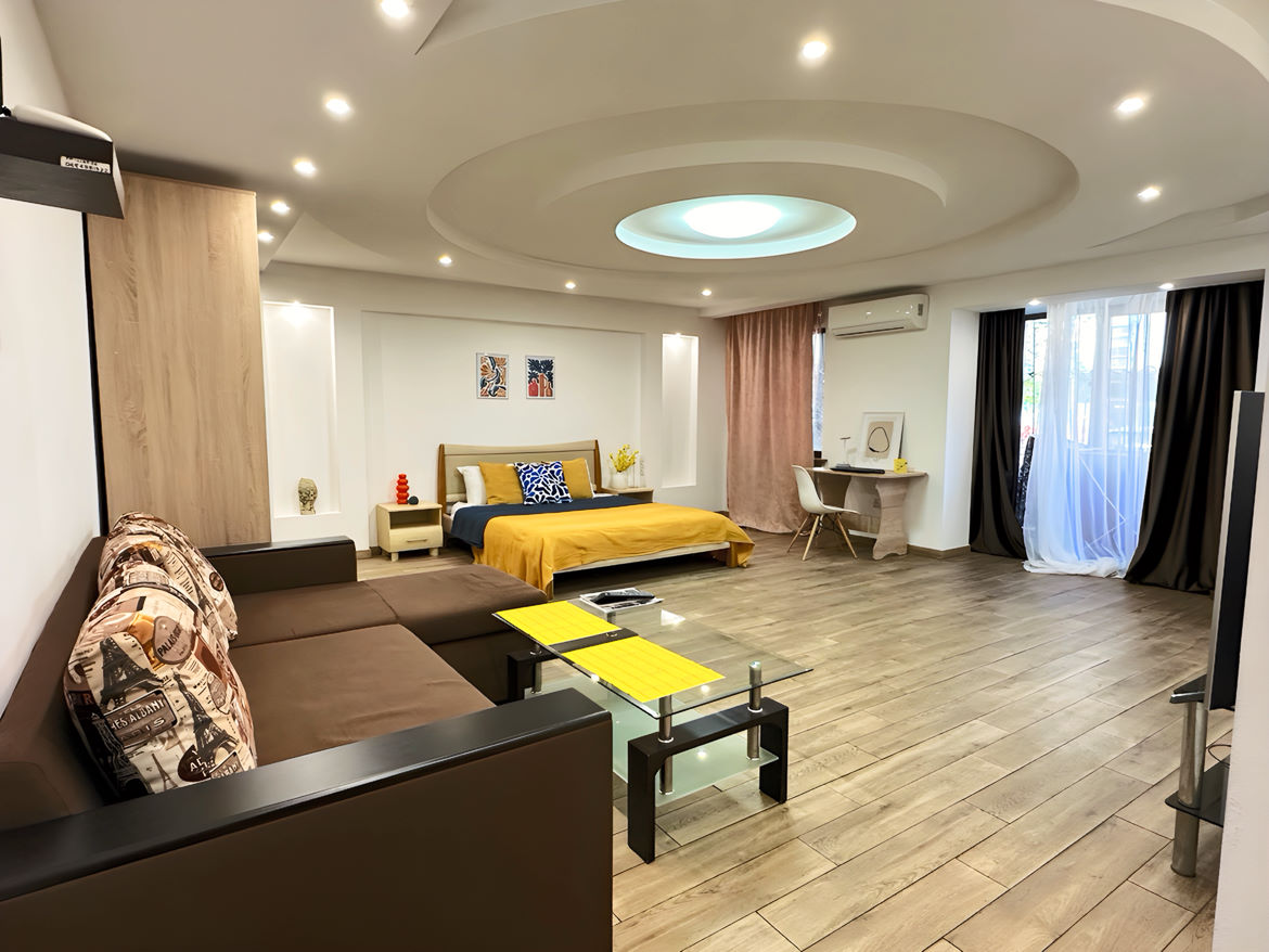 Посуточно 1-комнатная люкс-студия, ул.Патриотическ... #9