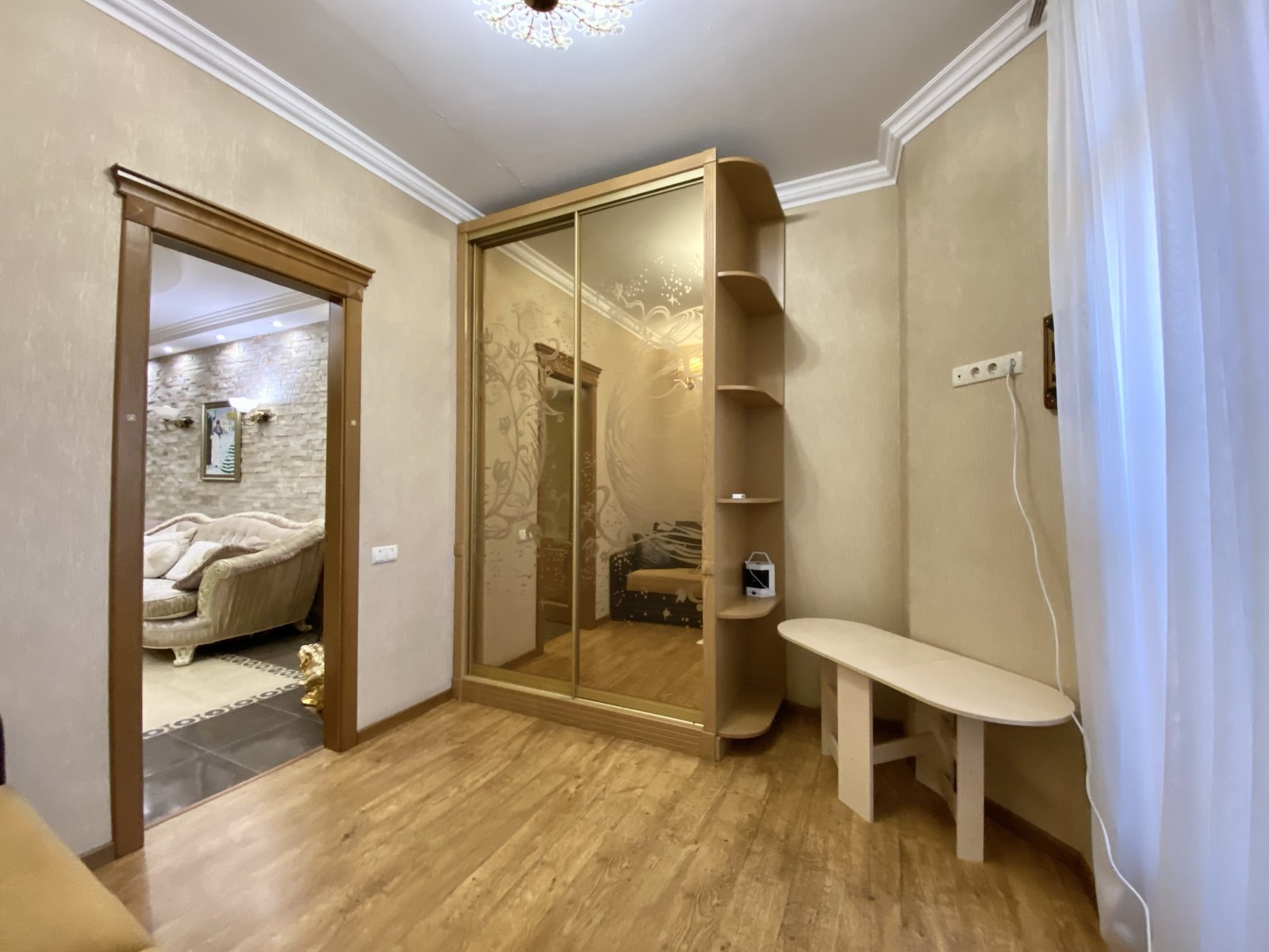 квартира із паркингом, 2 кімната +кухня студія #6