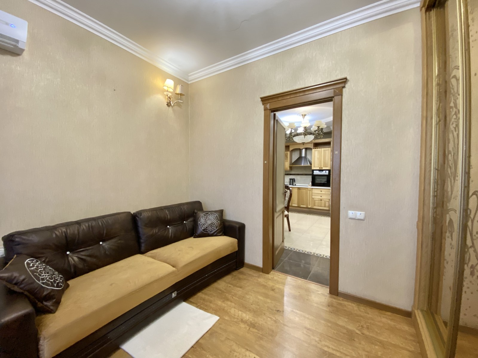 квартира із паркингом, 2 кімната +кухня студія #7