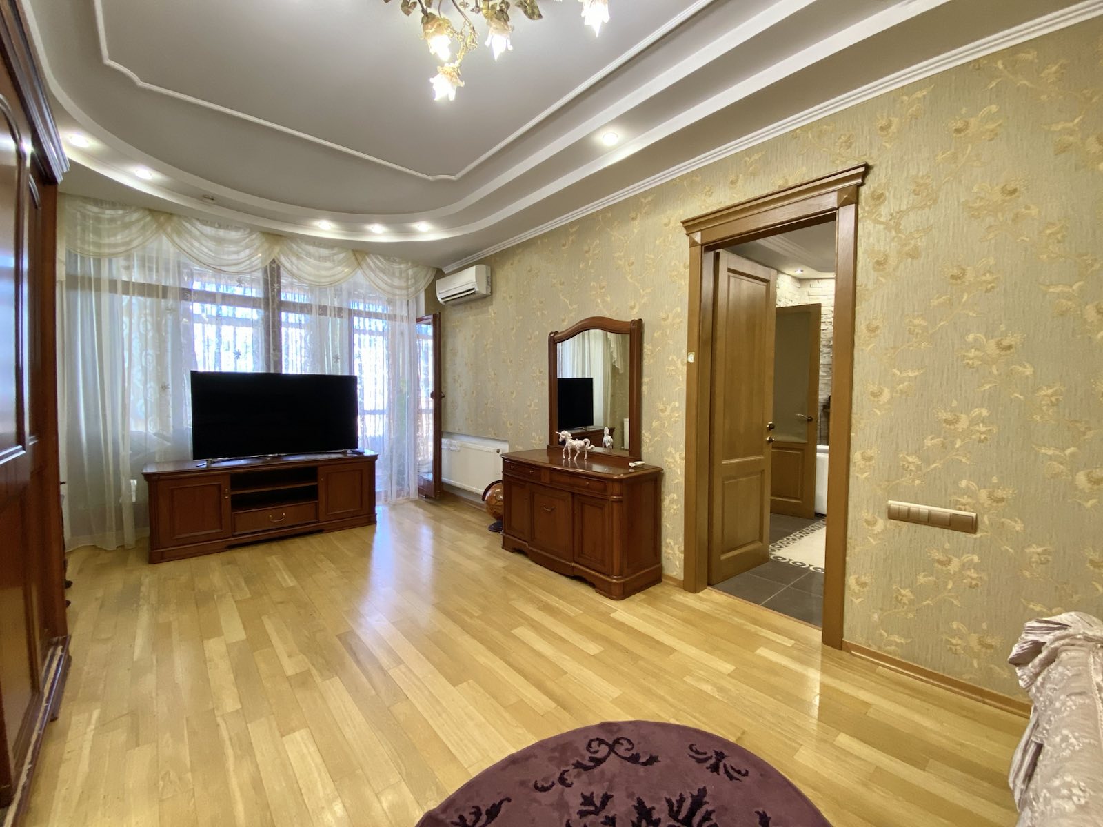 квартира із паркингом, 2 кімната +кухня студія #9