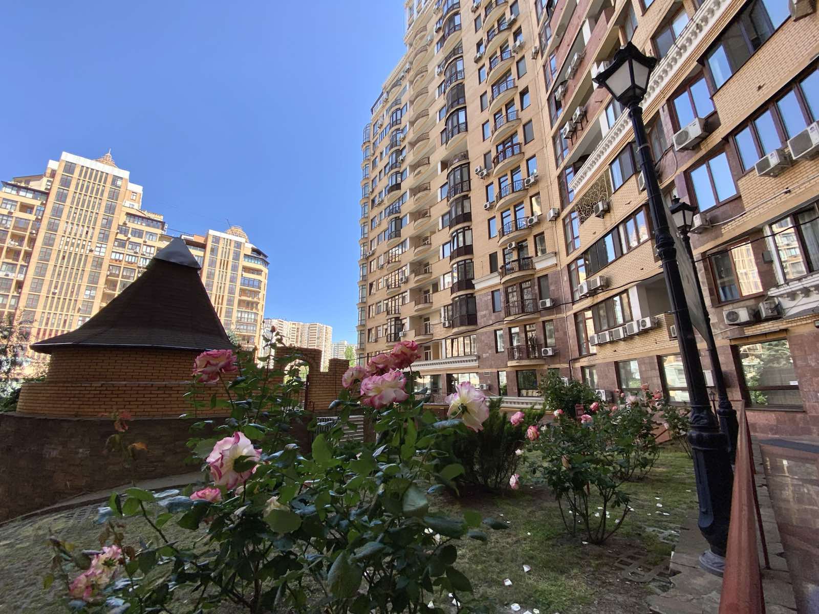 квартира із паркингом, 2 кімната +кухня студія #15