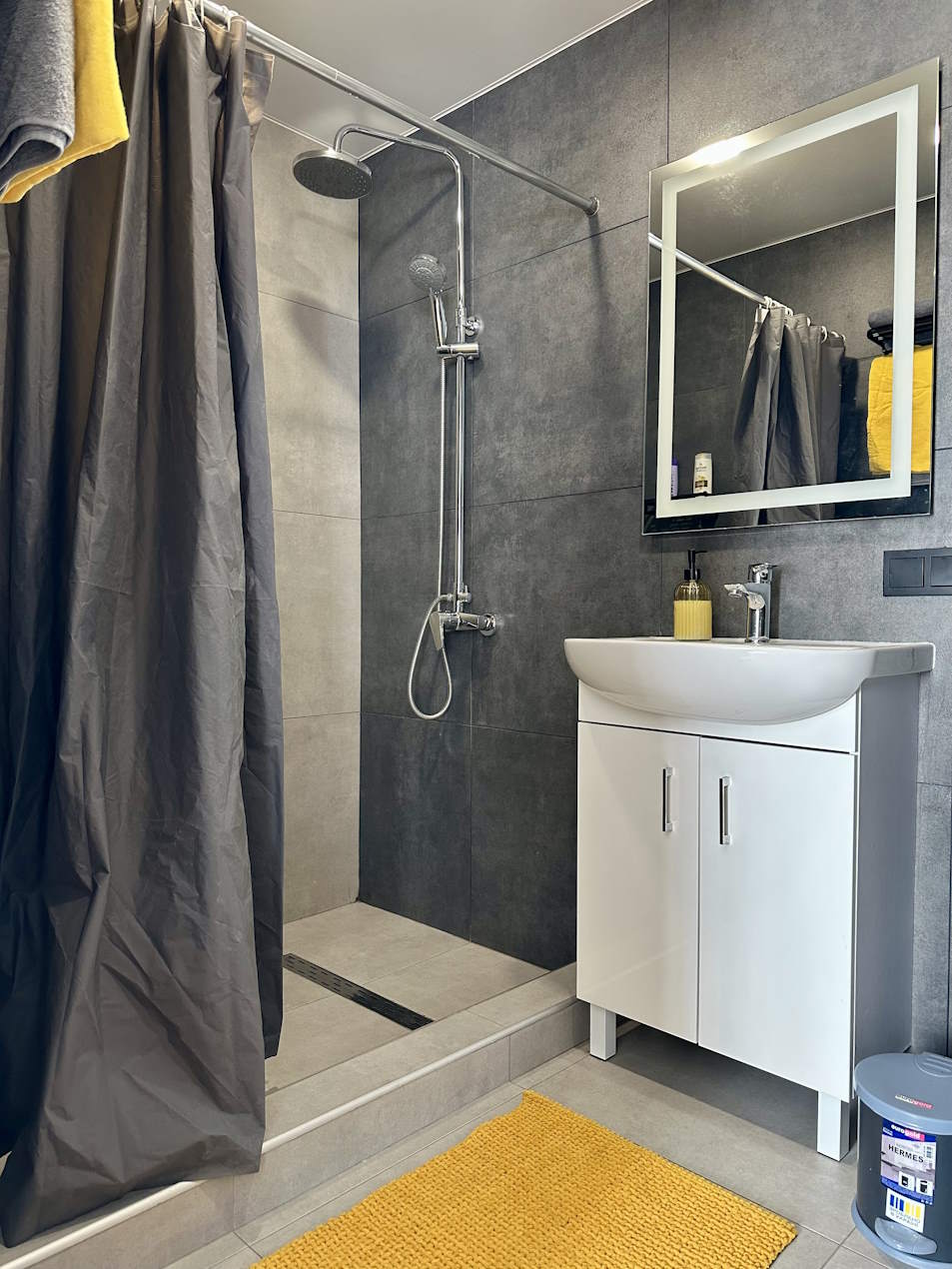 Люкс студия посуточно на ул. Каменогорской 16 рядо... #10