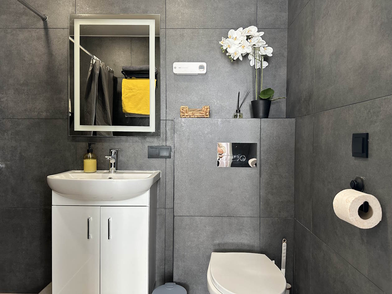 Люкс студия посуточно на ул. Каменогорской 16 рядо... #12