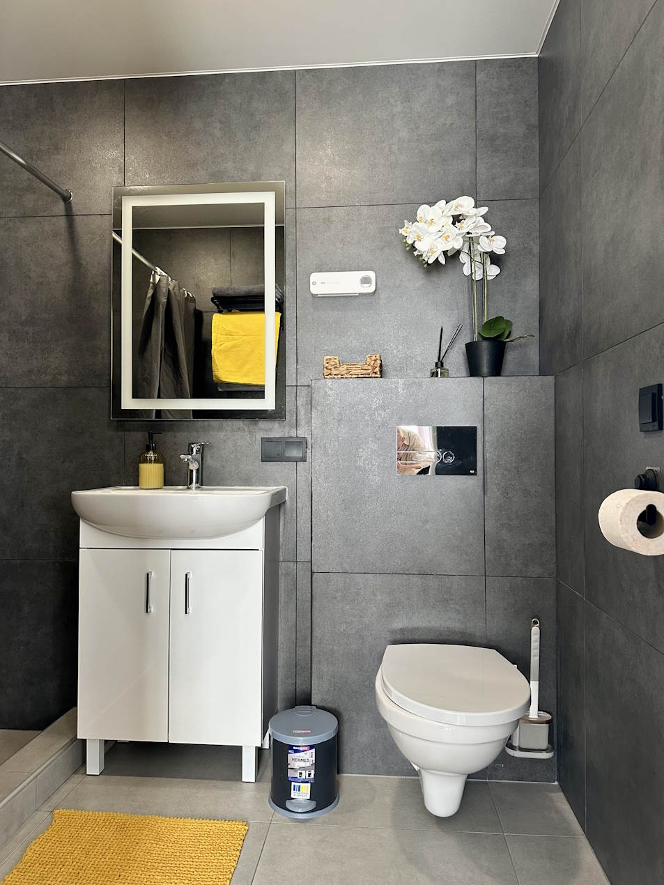 Люкс студия посуточно на ул. Каменогорской 16 рядо... #13