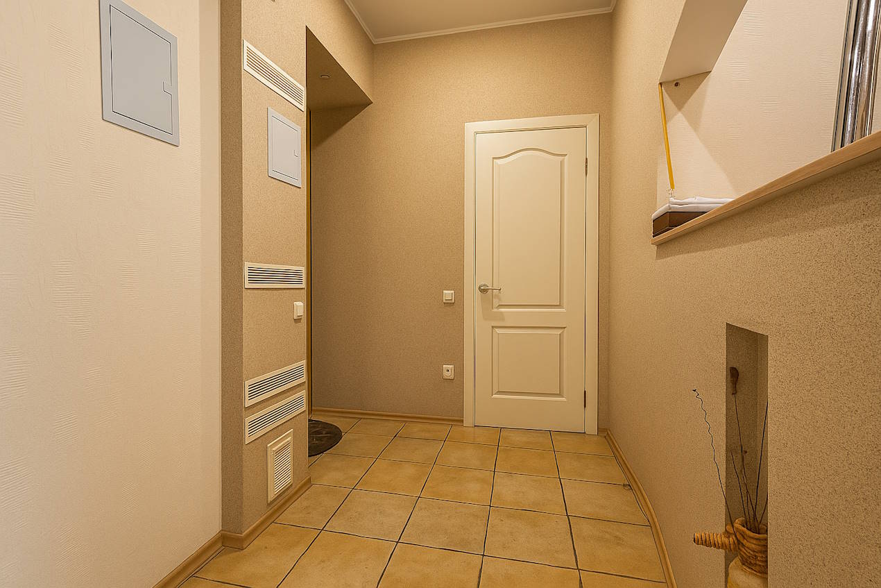 Просторная 2-ком. квартира с лоджией посуточно. Це... #15