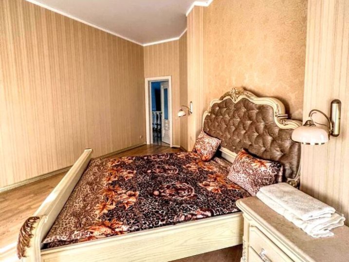 453 ВІП будинок подобово з басейном #12